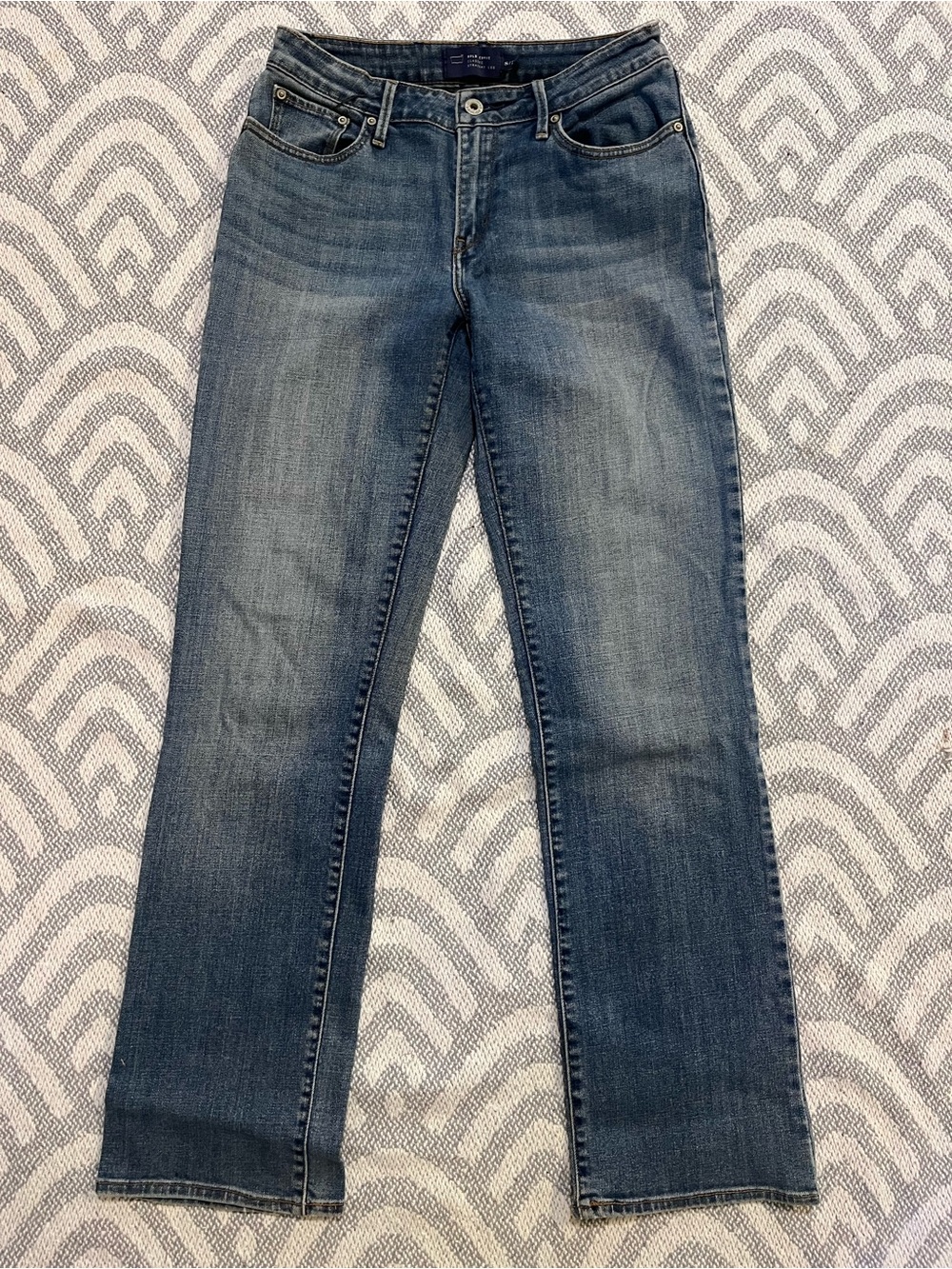 LEVI’S Women’s Bold Curve Classic Straight Leg Blue Denim Jeans 8/29